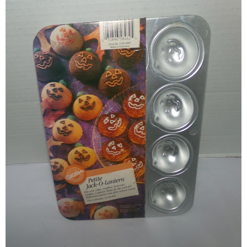 Vintage Wilton Petite Jack-O-Lantern 12 Cavity Pumpkin Muffin Pan 2105-8462
